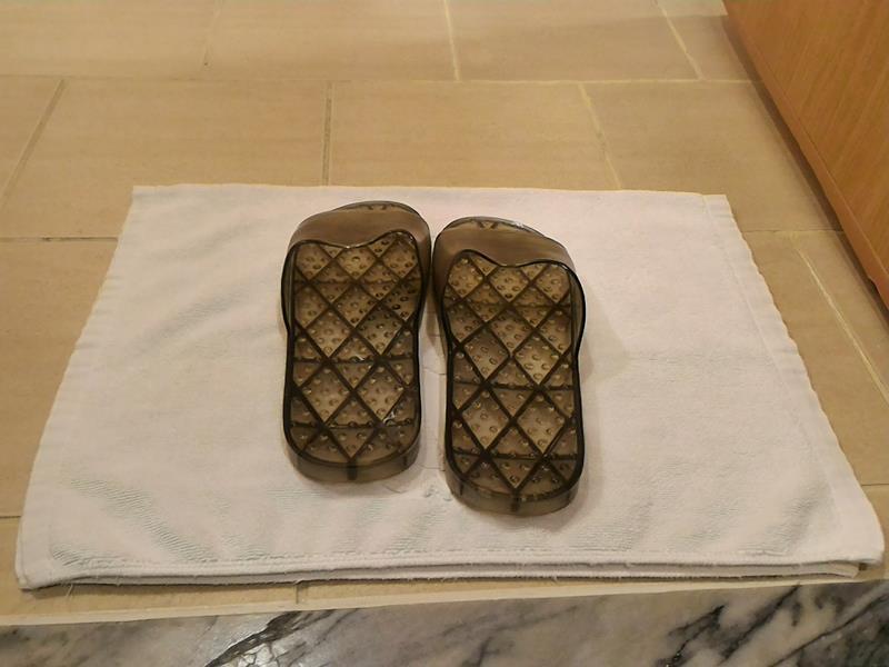 浴室內專用的拖鞋