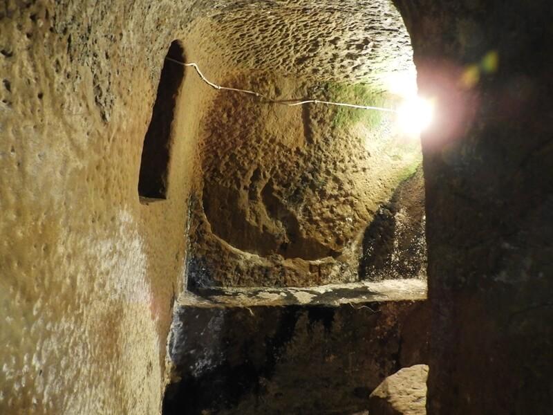 百年石頭屋的防空洞