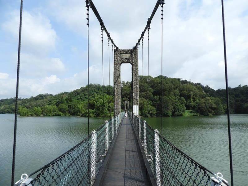 寶湖吊橋是重新修築過的