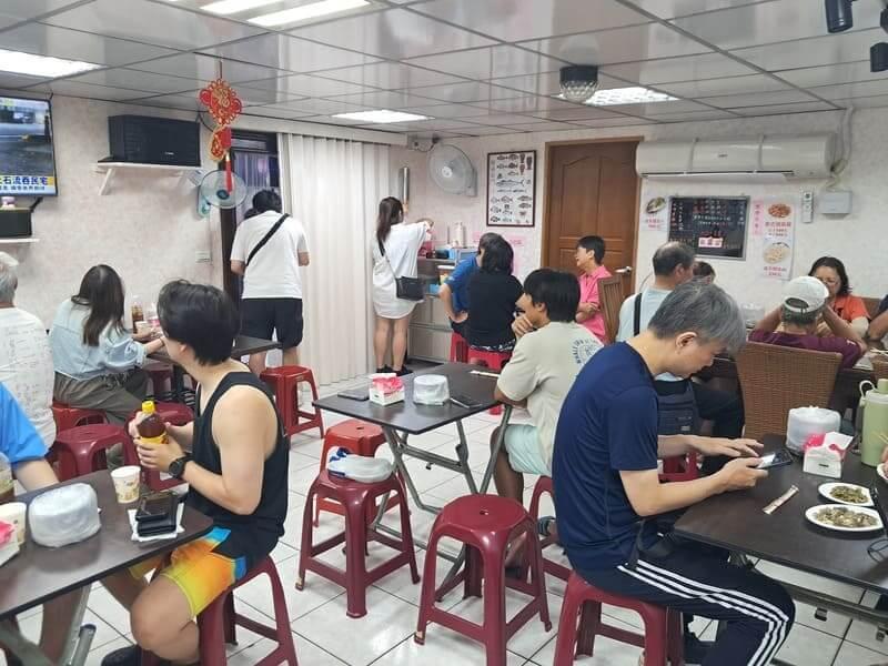 海口組食堂的用餐環境